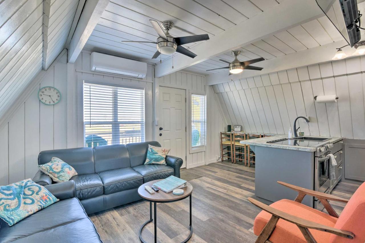 A-Frame Home With Deck - 2 Blocks To Surfside Beach! Bagian luar foto