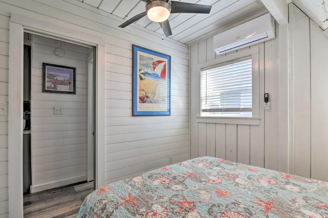 A-Frame Home With Deck - 2 Blocks To Surfside Beach! Bagian luar foto
