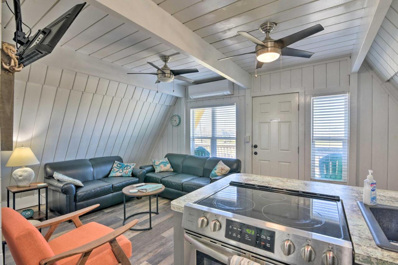 A-Frame Home With Deck - 2 Blocks To Surfside Beach! Bagian luar foto